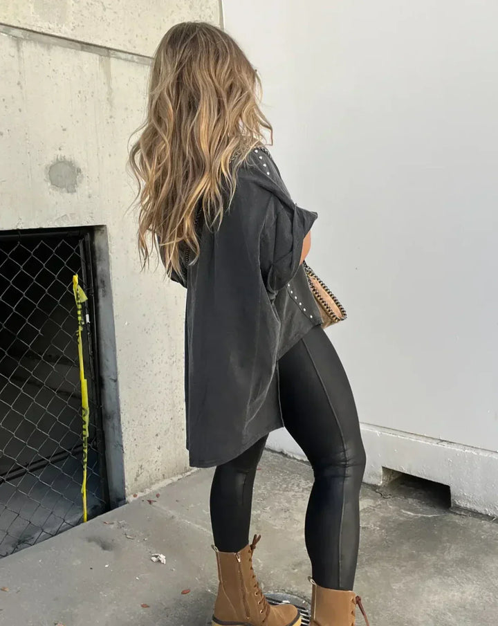 Mirla | Oversized Skjorta med Nitar-Eva Jonsson