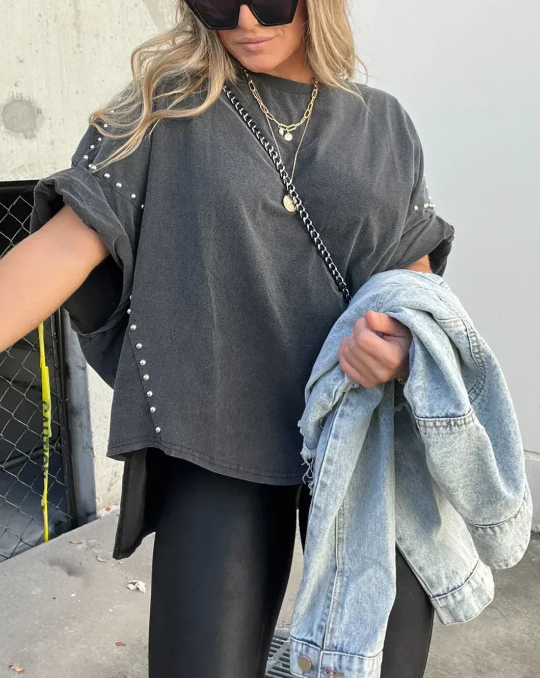 Mirla | Oversized Skjorta med Nitar-Eva Jonsson