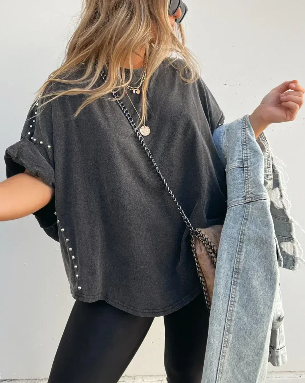 Mirla | Oversized Skjorta med Nitar-Eva Jonsson