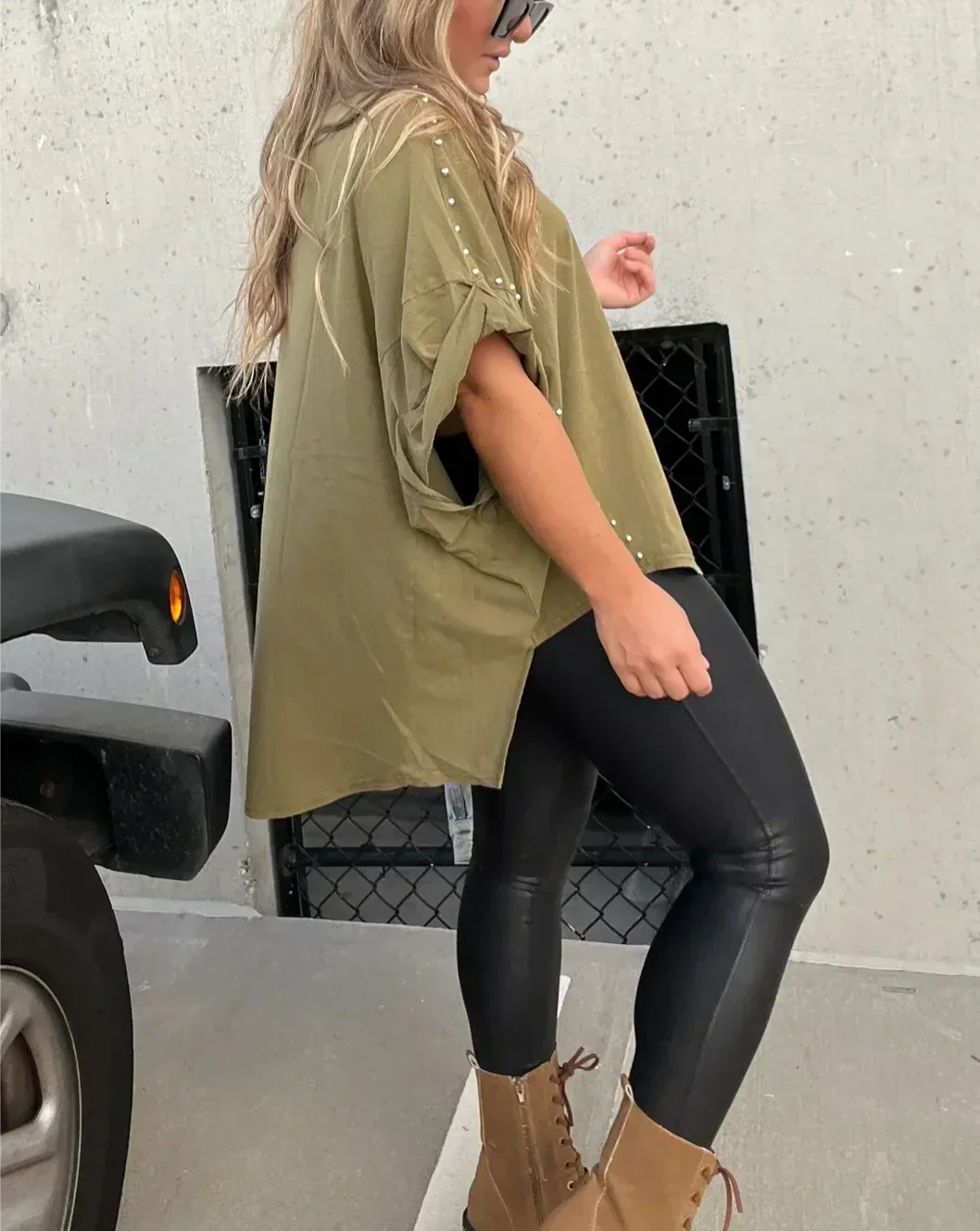 Mirla | Oversized Skjorta med Nitar-Eva Jonsson