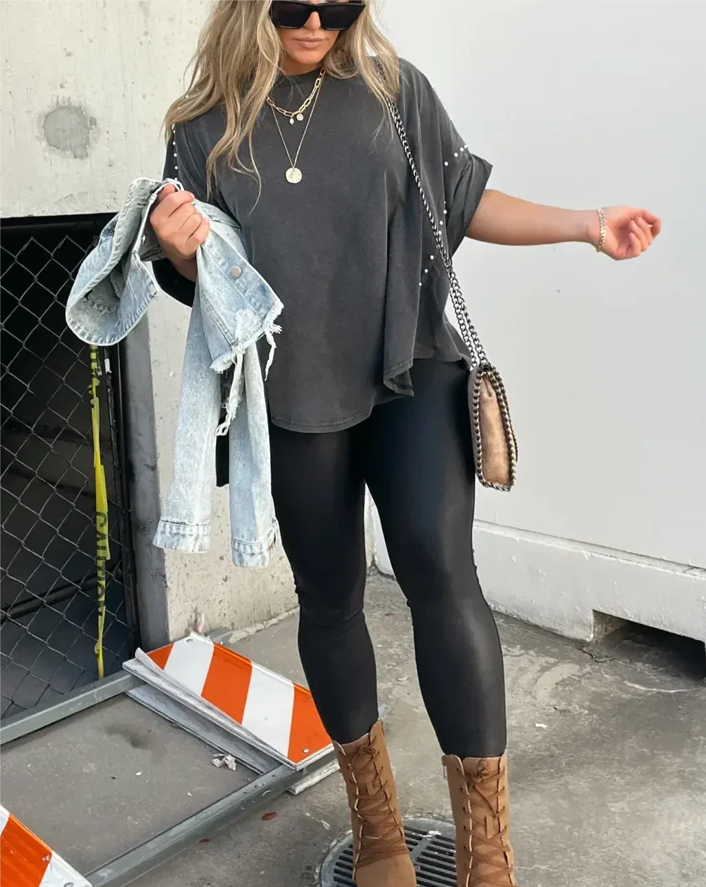 Mirla | Oversized Skjorta med Nitar-Eva Jonsson