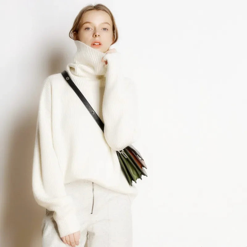 Mirla | Oversized Stil Rullkrage Tröja för Fritid och Kontor-Eva Jonsson