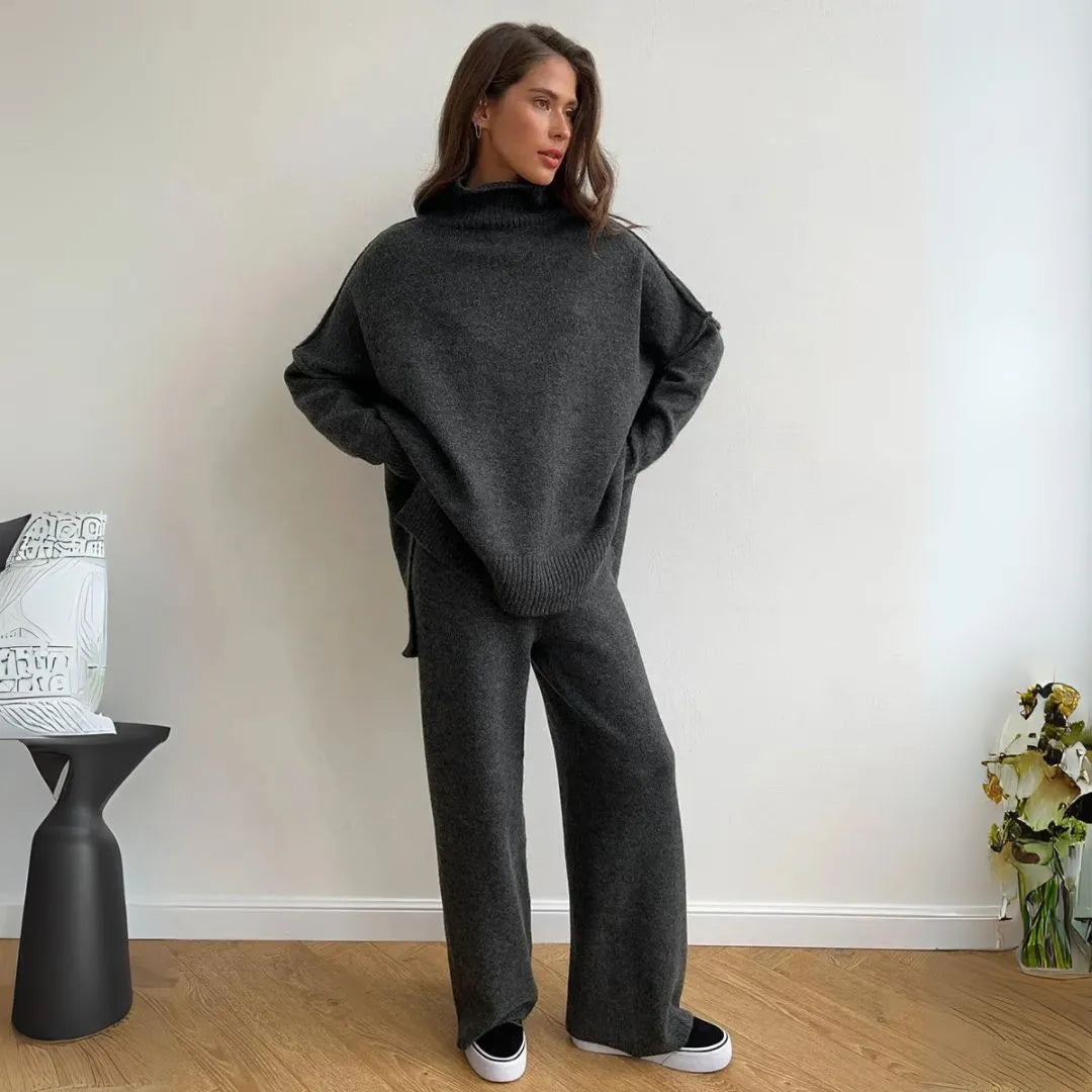 Mirla | Överstor Loungewear-Set med Rullkrage och Vida Byxor-Eva Jonsson