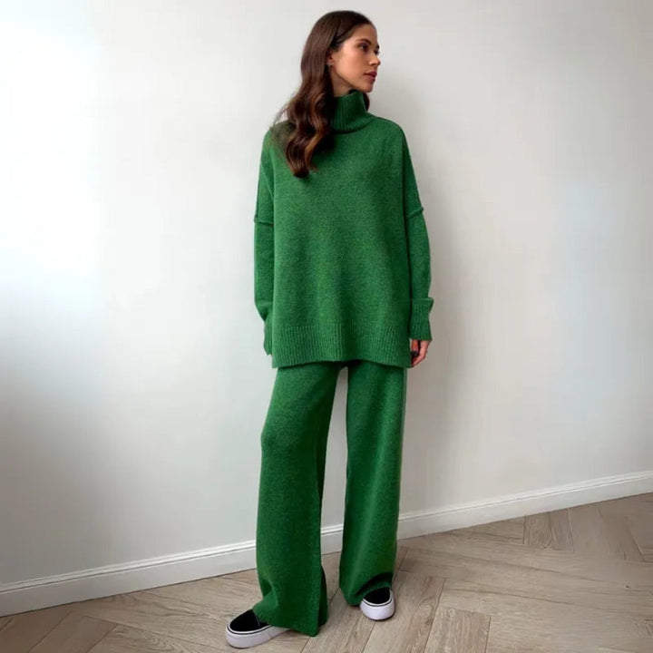 Mirla | Överstor Loungewear-Set med Rullkrage och Vida Byxor-Eva Jonsson