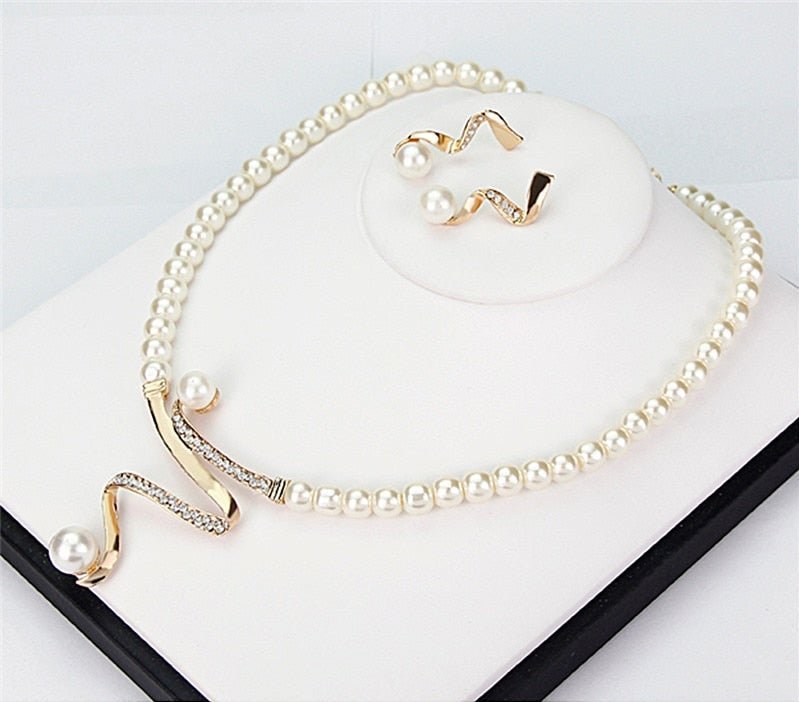 Mirla | Pärl halsband + Örhängen Set-Eva Jonsson