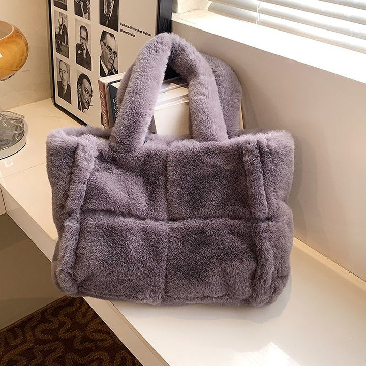 Mirla | Pipe Plush Handväska - En Bekväm och Vinterlig Damsväska-Eva Jonsson