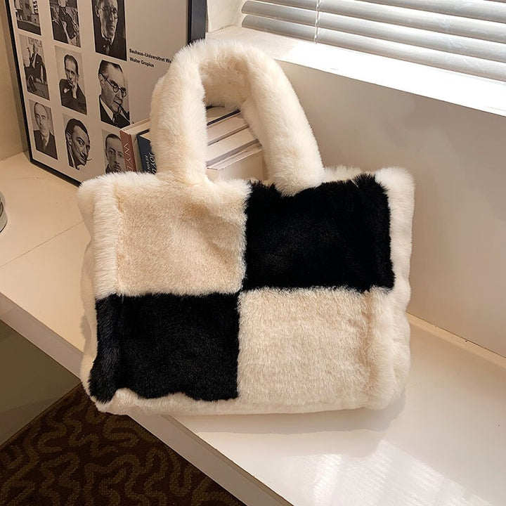 Mirla | Pipe Plush Handväska - En Bekväm och Vinterlig Damsväska-Eva Jonsson