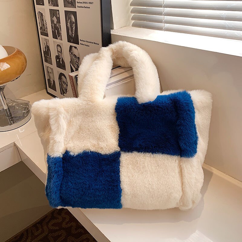 Mirla | Pipe Plush Handväska - En Bekväm och Vinterlig Damsväska-Eva Jonsson