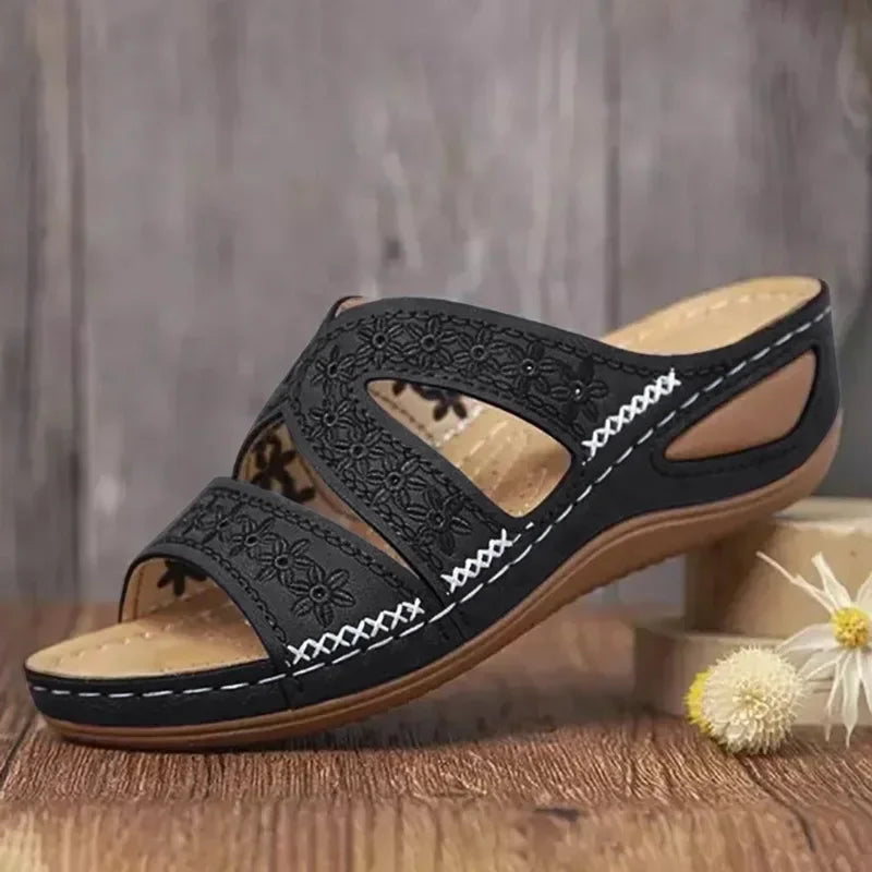 Mirla | Premium ortopediska sandaler med kilklack och öppen tåparti-Eva Jonsson
