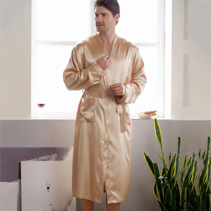 Mirla | RelaxWear Morgonrock - Elegant Satinmorgonrock för Komfort-Eva Jonsson