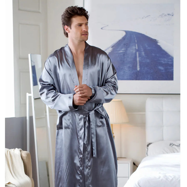 Mirla | RelaxWear Morgonrock - Elegant Satinmorgonrock för Komfort-Eva Jonsson