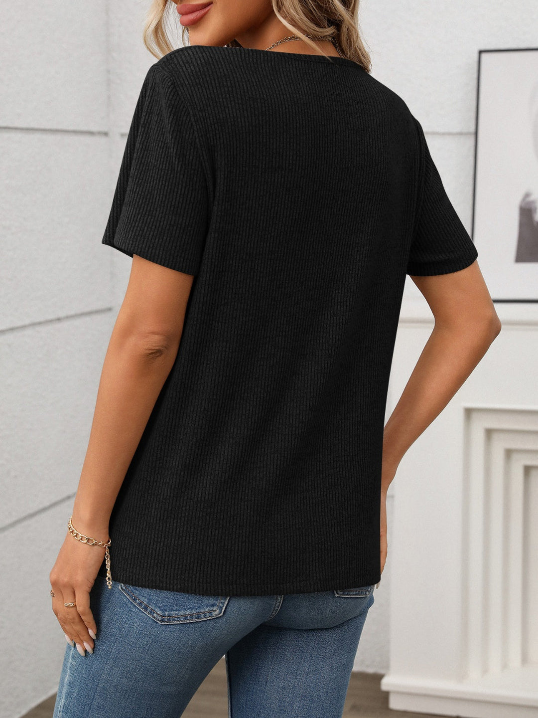 Mirla | Ribbade V-ringad Kortärmad T-shirt-Eva Jonsson