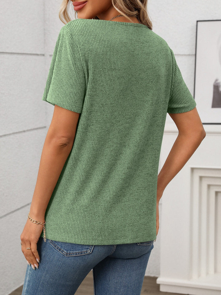 Mirla | Ribbade V-ringad Kortärmad T-shirt-Eva Jonsson