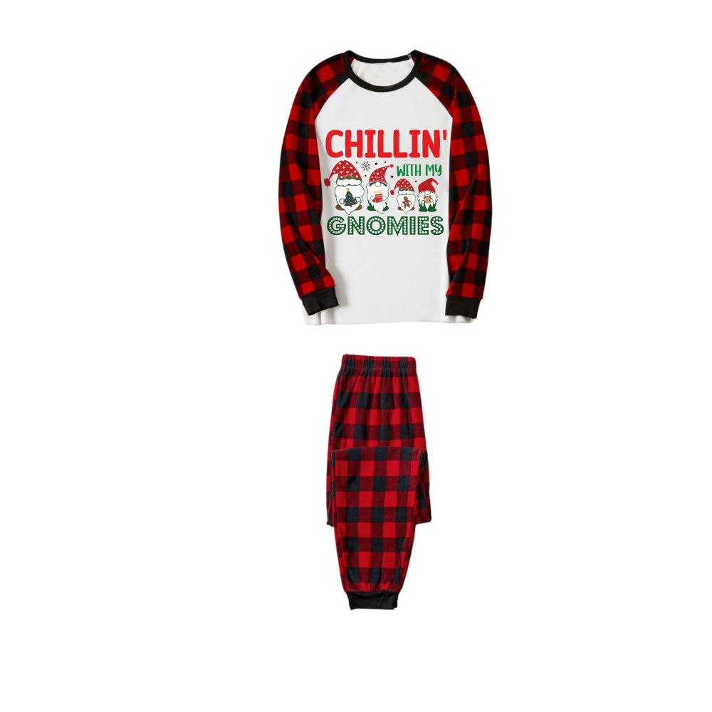 Mirla | Röd och Svart Rutig Julpyjamas-Set med Chillin With My Gnomies Tryck-Eva Jonsson