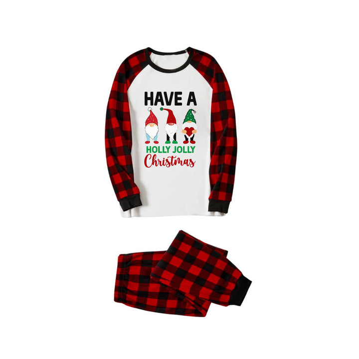 Mirla | Röd och Svart Rutig Julpyjamason med Gnomies Familj och Have A Holly Jolly Christmas Slogan Tryck-Eva Jonsson