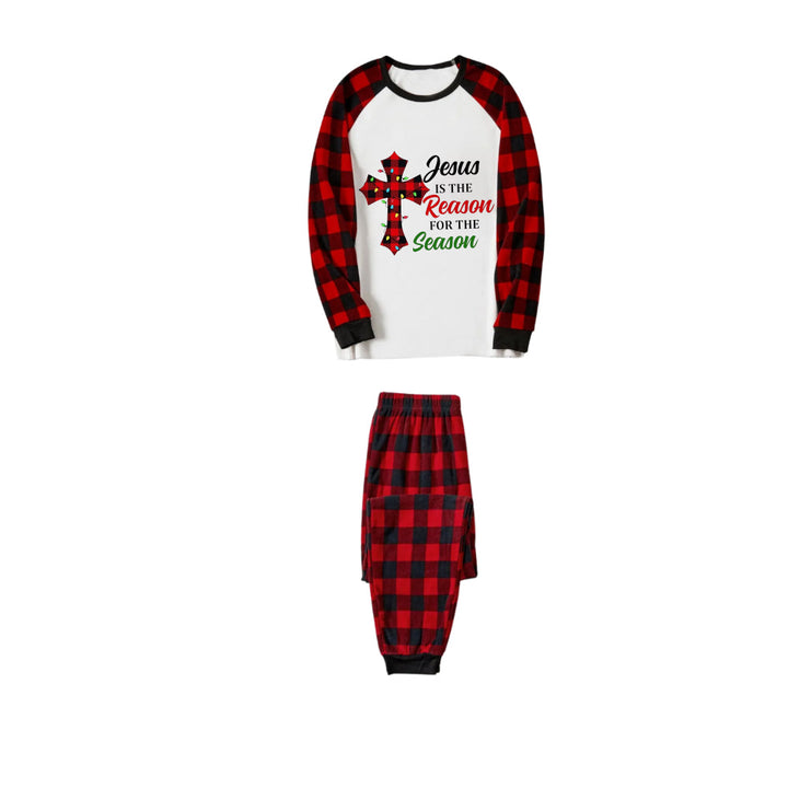 Mirla | Röd och Svart Rutiga Jul-Pyjamas-Set med Sloganstryck Jesus Är Anledningen Till Säsongen-Eva Jonsson
