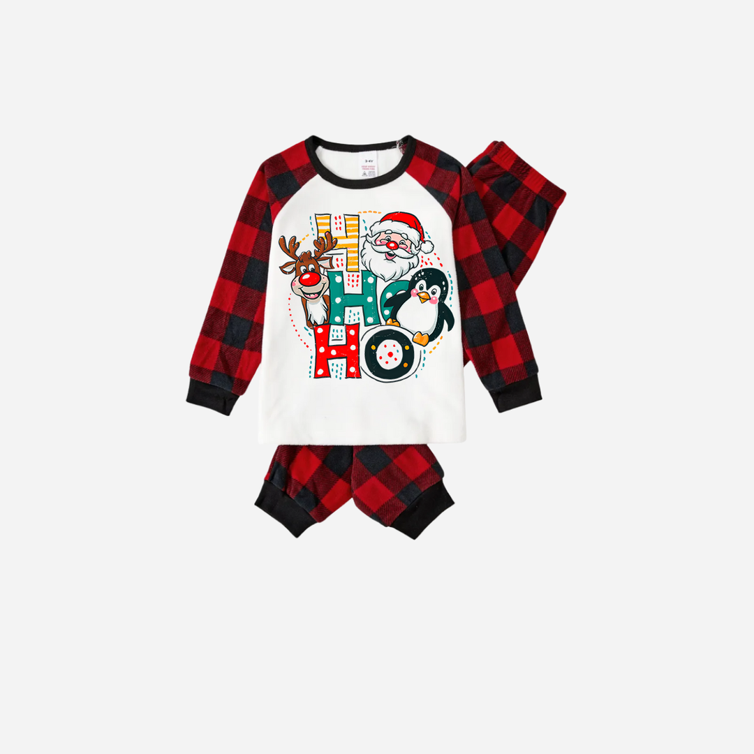 Mirla | Röd och Svart Rutigt Julpyjamas-Set med Ho Ho Ho Mönstertryck-Eva Jonsson