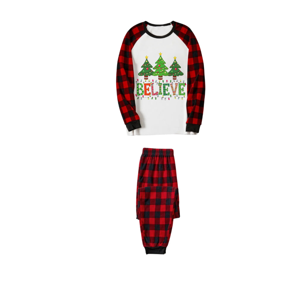 Mirla | Röd och Svart Rutigt Julpyjamas-Set med Julgran och Believe-Tryck-Eva Jonsson