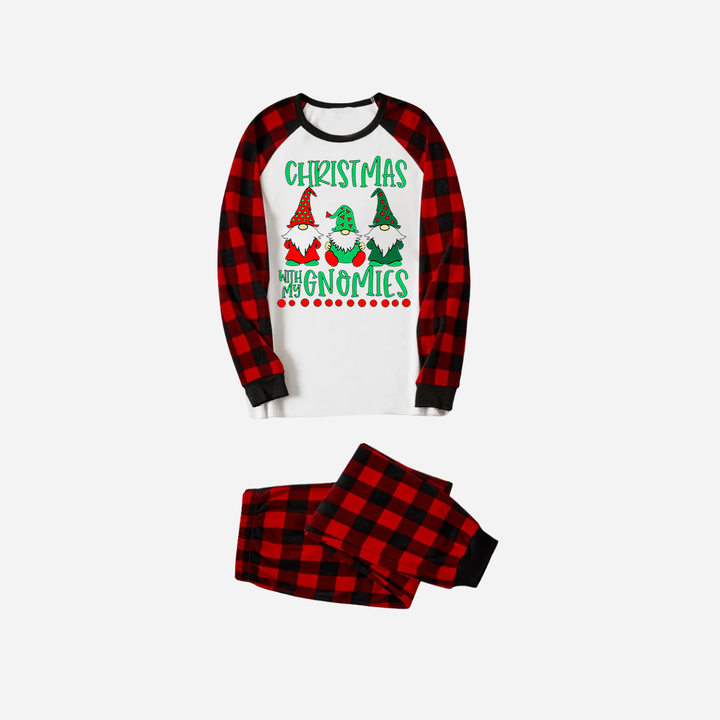 Mirla | Röda och Svarta Rutig Julpyjamas med Christmas With My Gnomies Texttryck-Eva Jonsson