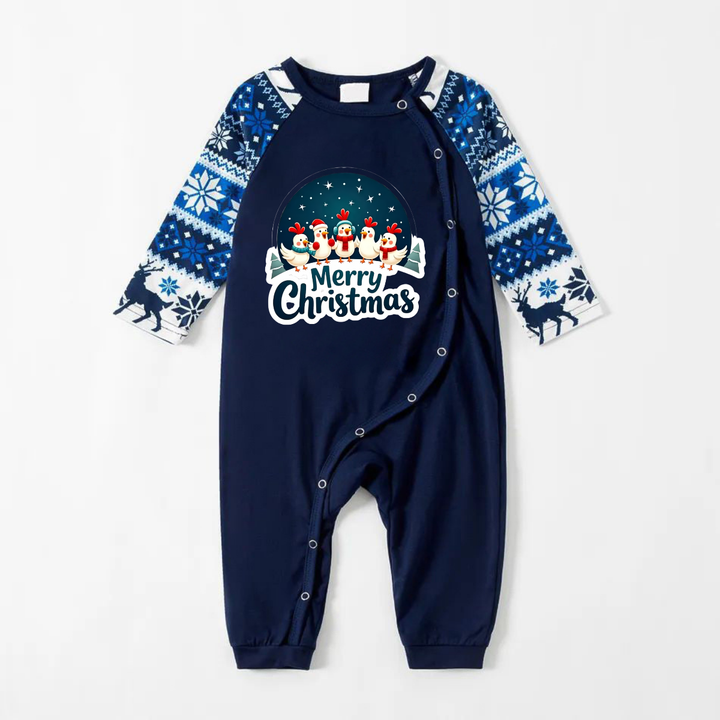 Mirla | Roliga Blå Julpyjamas-Set med Glada Kycklingar och God Jul Texttryck-Eva Jonsson