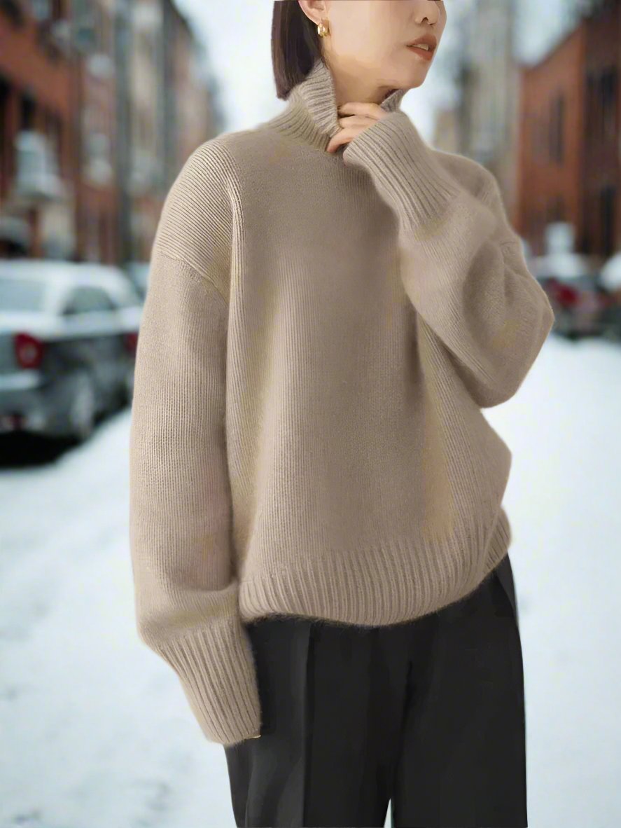Mirla | Rullkragejumper Mjuk stickad material Oversized passform Långa ärmar-Eva Jonsson