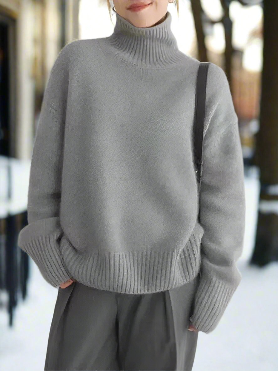 Mirla | Rullkragejumper Mjuk stickad material Oversized passform Långa ärmar-Eva Jonsson