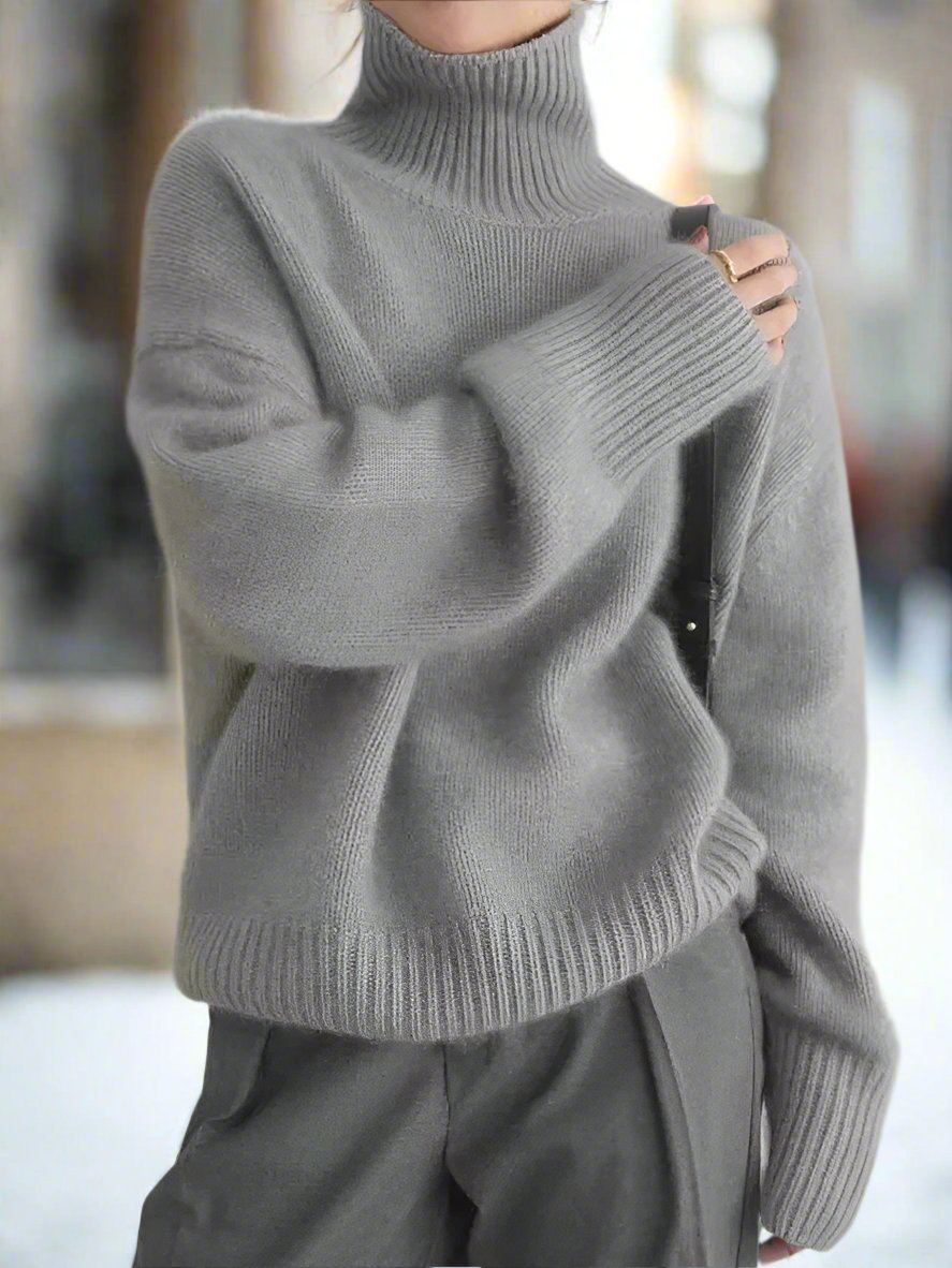 Mirla | Rullkragejumper Mjuk stickad material Oversized passform Långa ärmar-Eva Jonsson