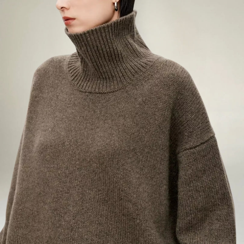 Mirla | Rullkragetröja Stickad Ullblandning Oversized Passform Mjuk och Varm-Eva Jonsson