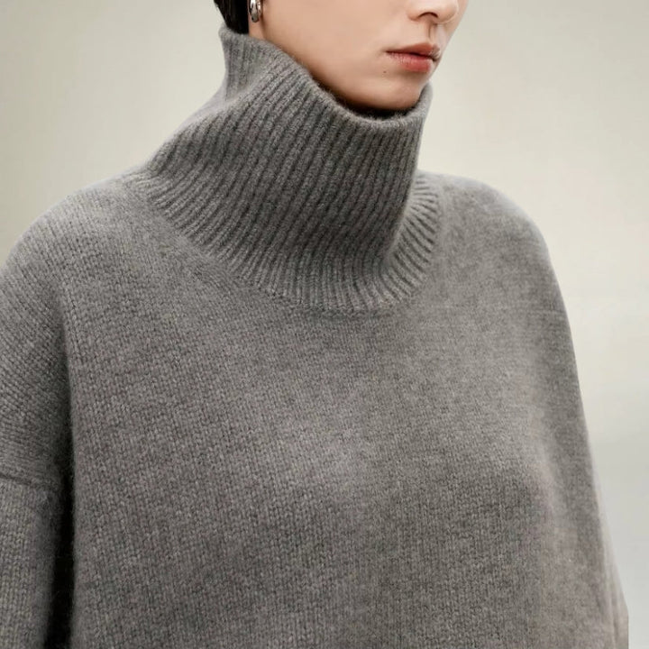 Mirla | Rullkragetröja Stickad Ullblandning Oversized Passform Mjuk och Varm-Eva Jonsson