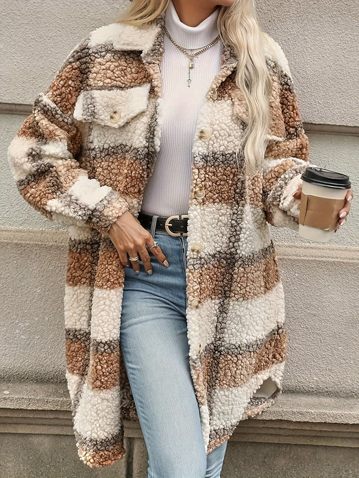 Mirla | Rutigt knappjacka med fuzzy mönster-Eva Jonsson