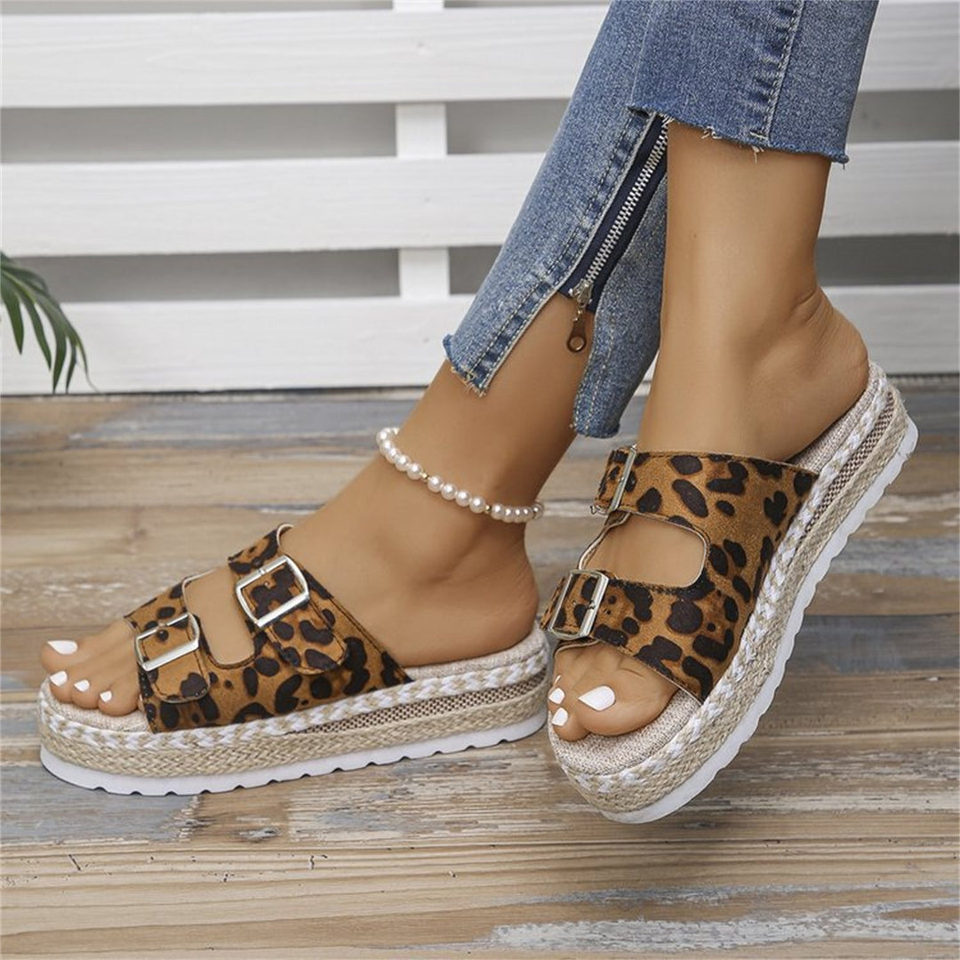 Mirla | Sandaler med dubbelspänne och leopardmönster-Eva Jonsson
