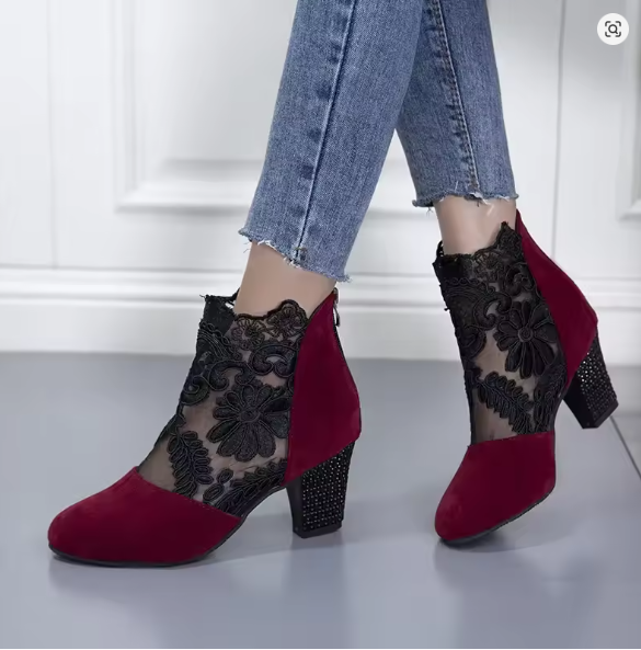 Mirla | Sandaler med spetsblommor-Eva Jonsson