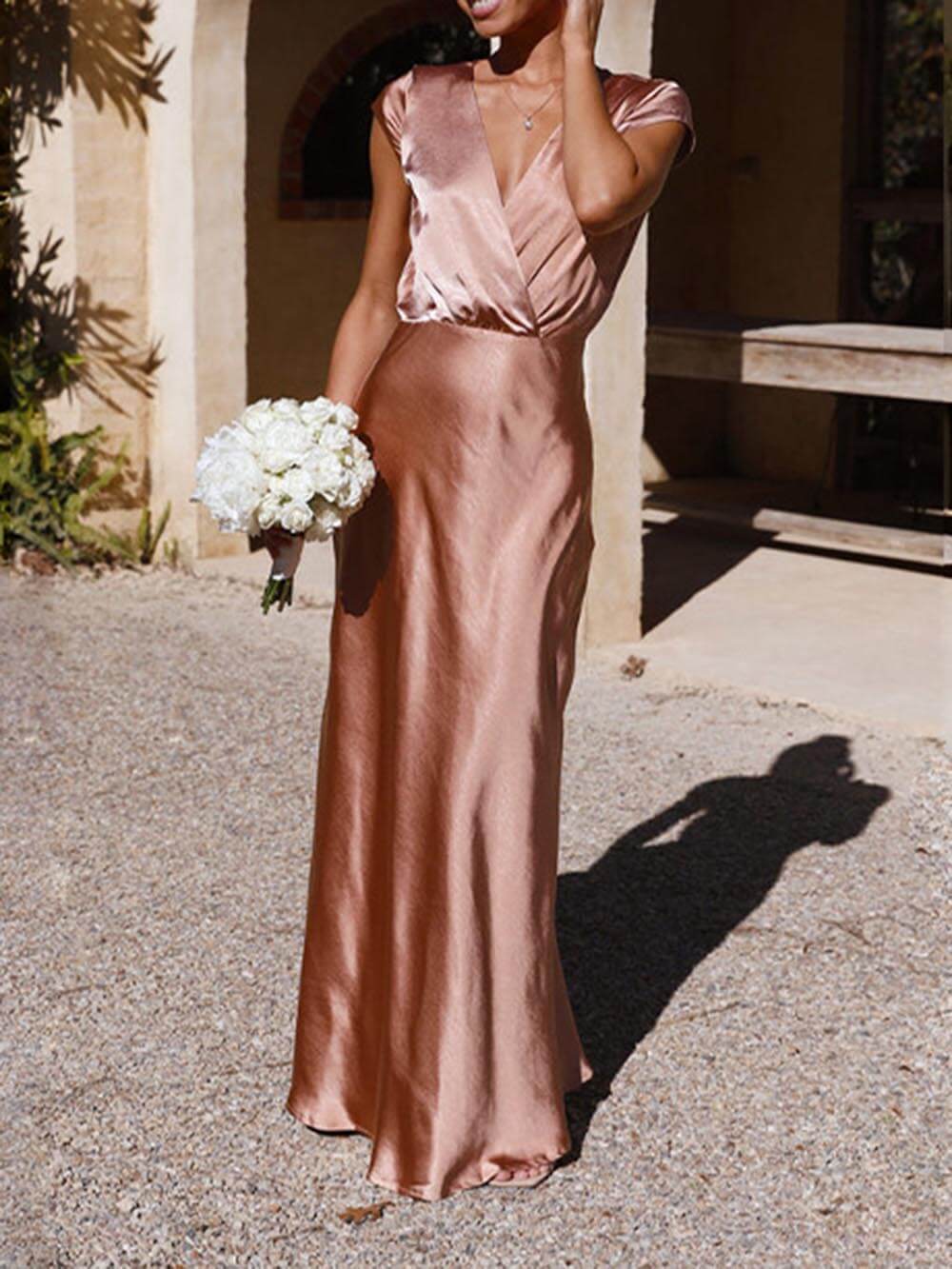 Mirla | Satin-Fishtail-Maxi Klänning med V-ringning för Damer-Eva Jonsson