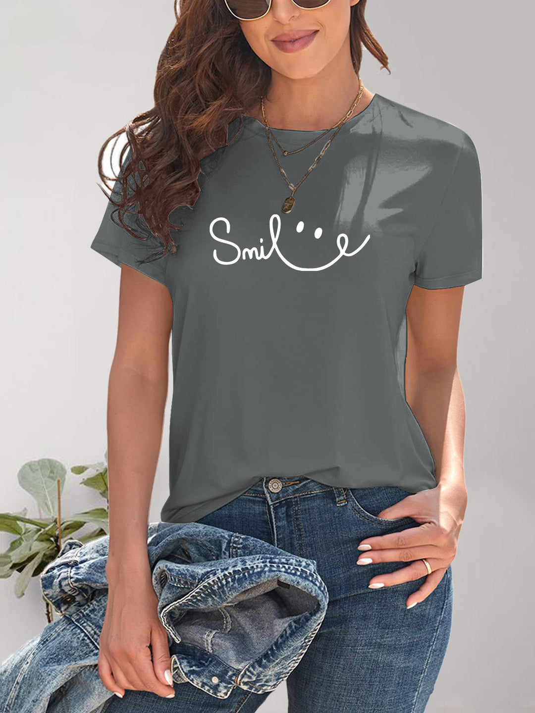 Mirla | Smile Rundhals Kortärmad T-shirt-Eva Jonsson