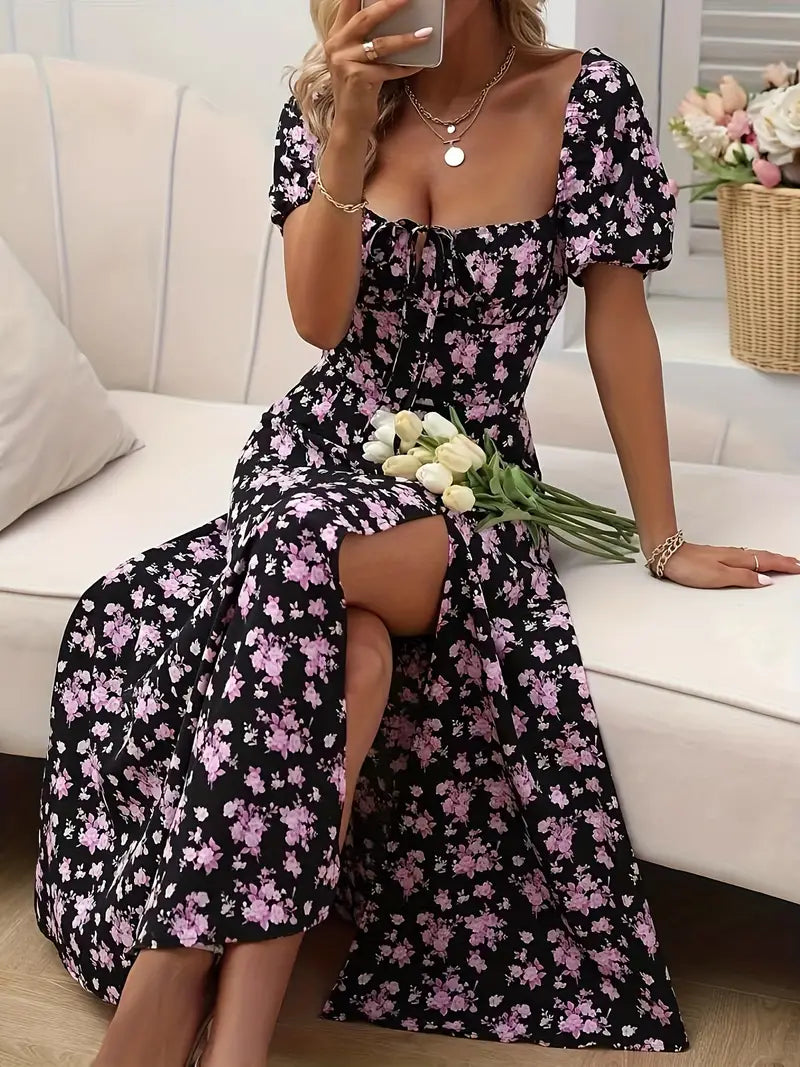 Mirla | Snygg klänning med puffärmar i A-linje stil med blommönster-Eva Jonsson