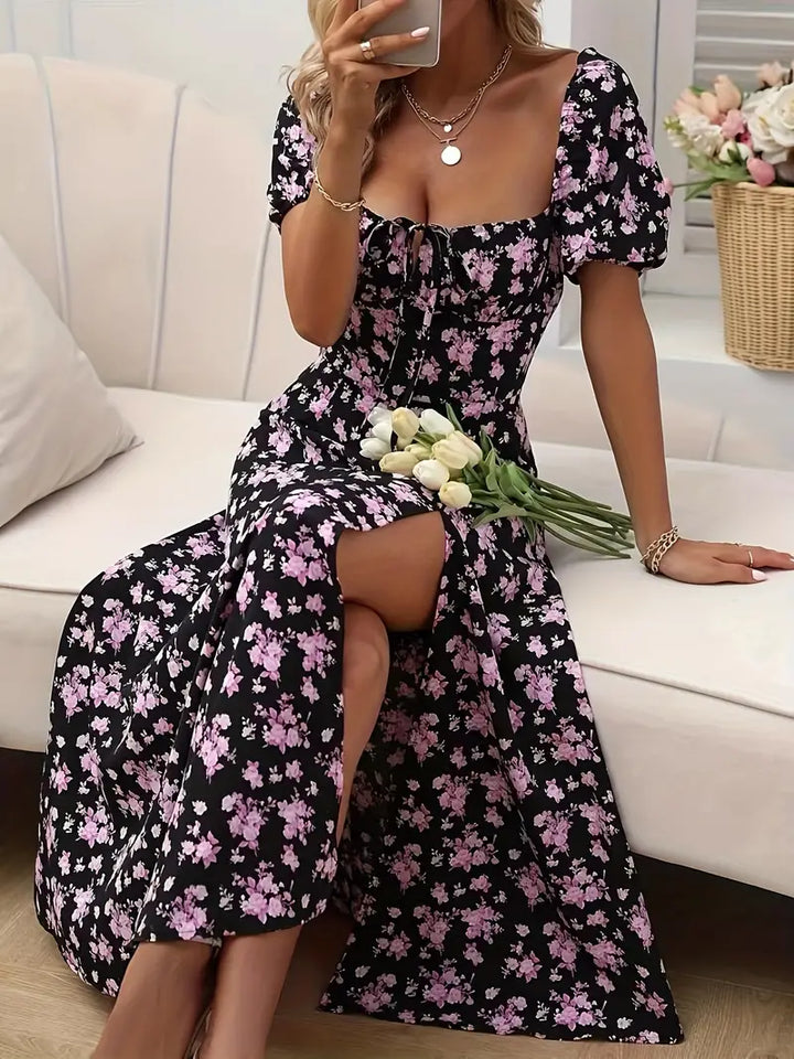 Mirla | Snygg klänning med puffärmar i A-linje stil med blommönster-Eva Jonsson