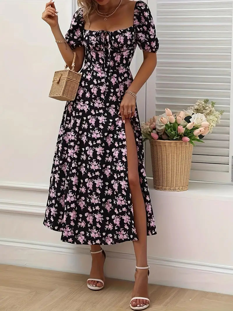 Mirla | Snygg klänning med puffärmar i A-linje stil med blommönster-Eva Jonsson