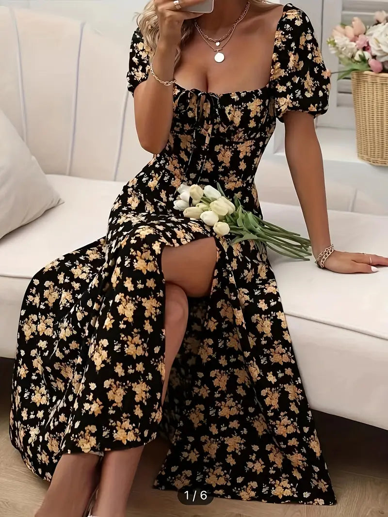 Mirla | Snygg klänning med puffärmar i A-linje stil med blommönster-Eva Jonsson