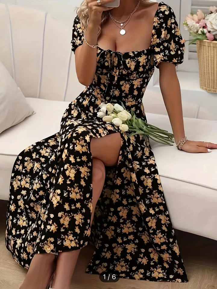 Mirla | Snygg klänning med puffärmar i A-linje stil med blommönster-Eva Jonsson