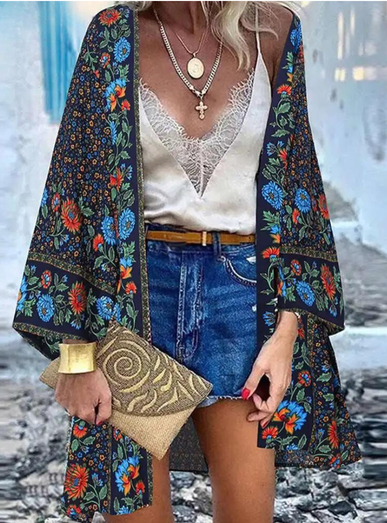 Mirla | Sommarinspirerad damkofta i boho-stil med färgglad blomsterdesign-Eva Jonsson