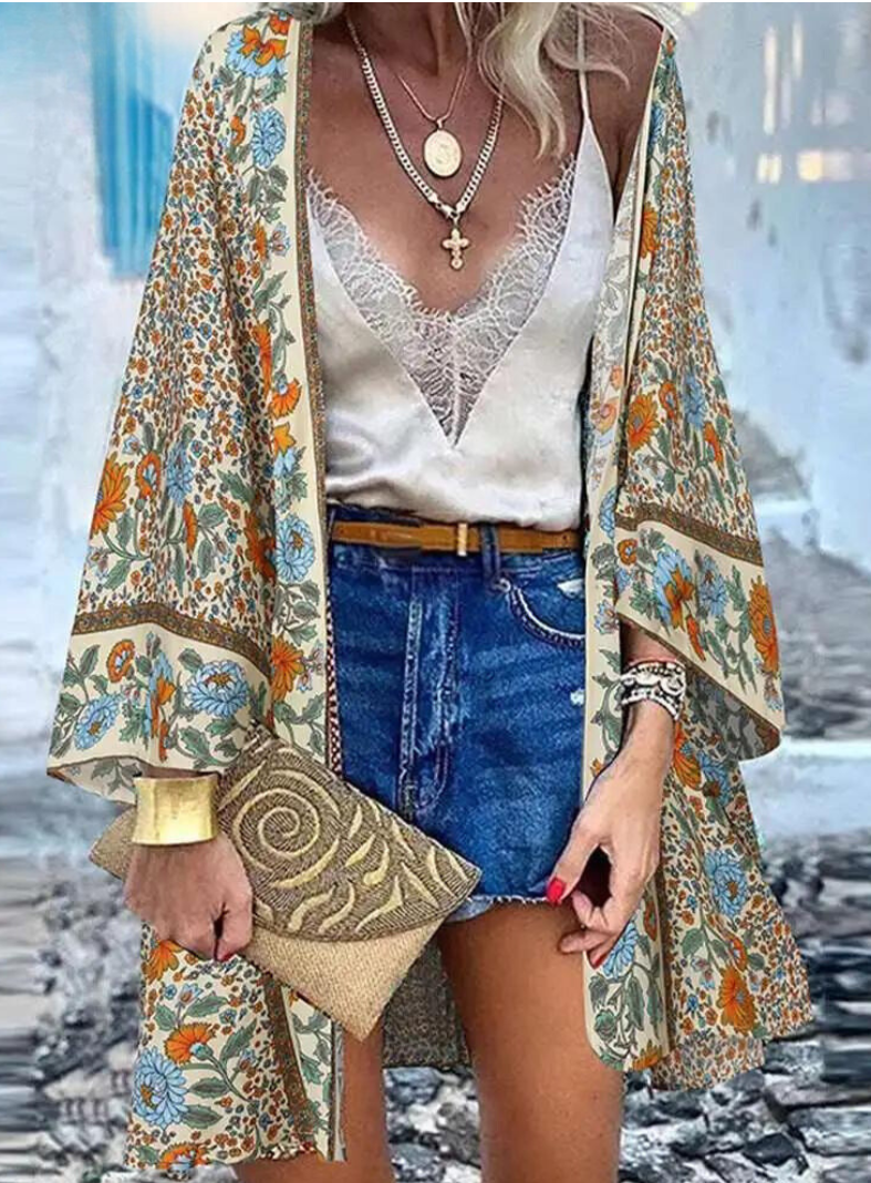 Mirla | Sommarinspirerad damkofta i boho-stil med färgglad blomsterdesign-Eva Jonsson