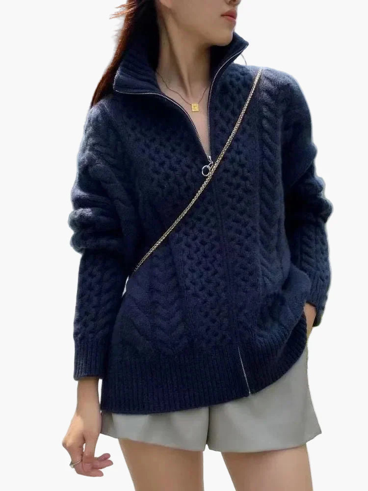 Mirla | Stickad Jacka med Flätmönster, Avslappnad Cardigan, Modernt för Vardag och Fritid-Eva Jonsson