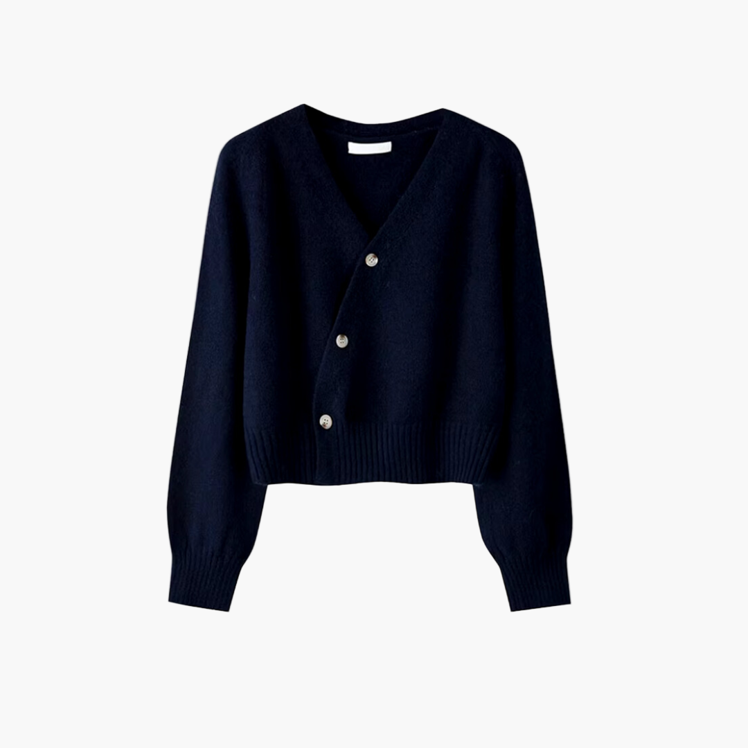 Mirla | Stickad Jacka med V-Hals och Sned Knappslå - Modern Cardigan för Vardag och Kontor-Eva Jonsson