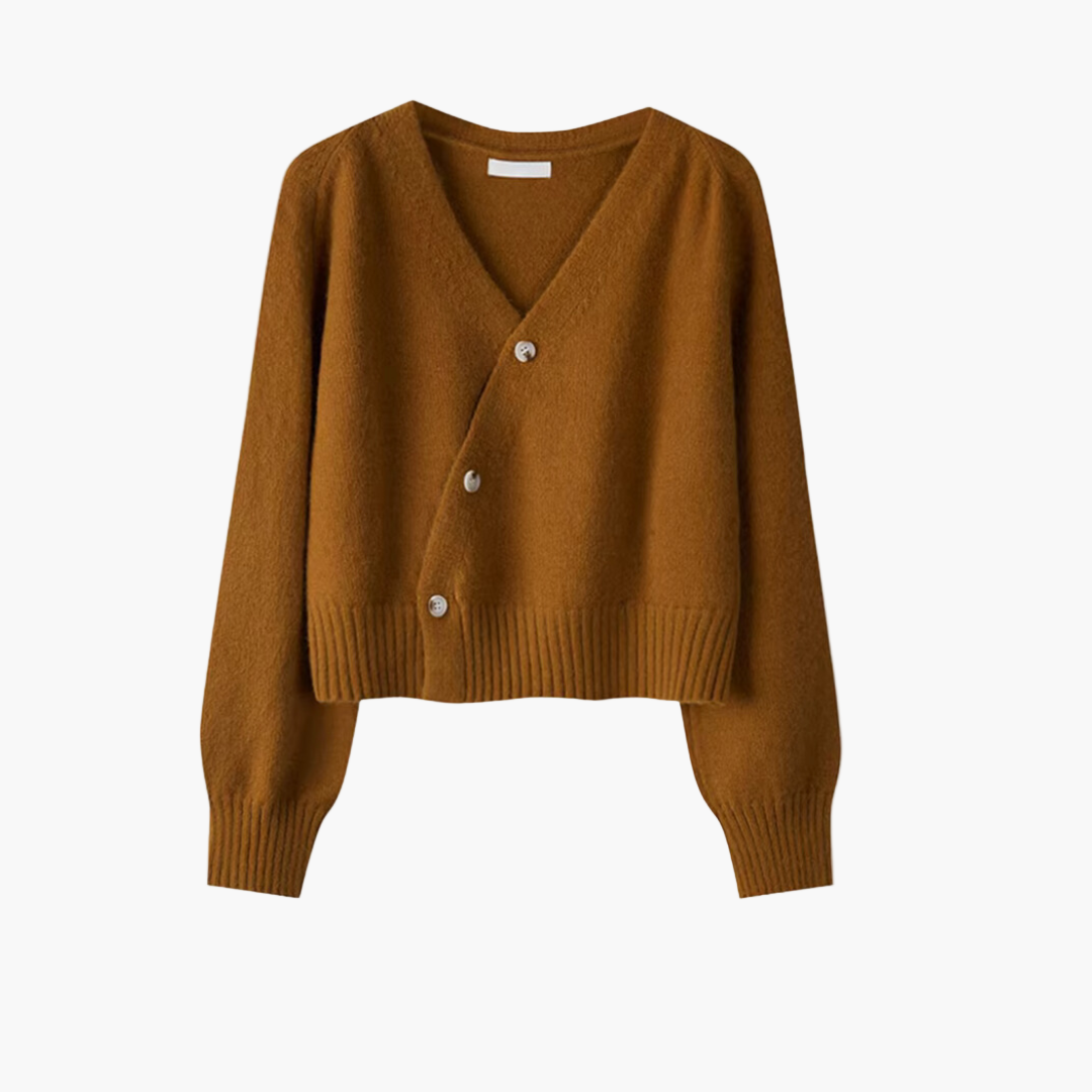 Mirla | Stickad Jacka med V-Hals och Sned Knappslå - Modern Cardigan för Vardag och Kontor-Eva Jonsson