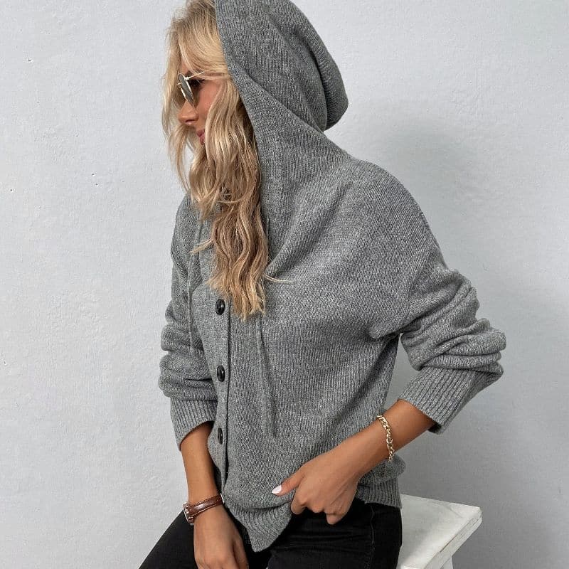 Mirla | Stickad cardigan -Mjuk och varm med huva och knäppning Lätt passform-Eva Jonsson