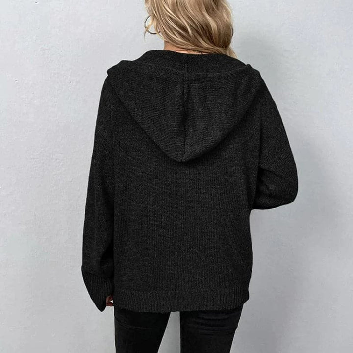 Mirla | Stickad cardigan -Mjuk och varm med huva och knäppning Lätt passform-Eva Jonsson