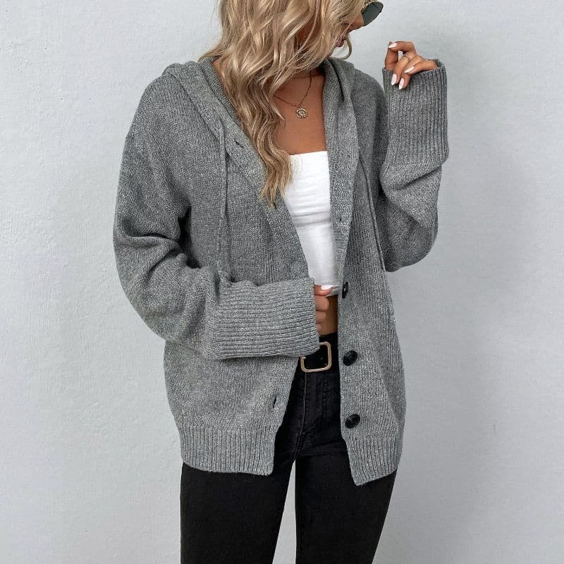 Mirla | Stickad cardigan -Mjuk och varm med huva och knäppning Lätt passform-Eva Jonsson