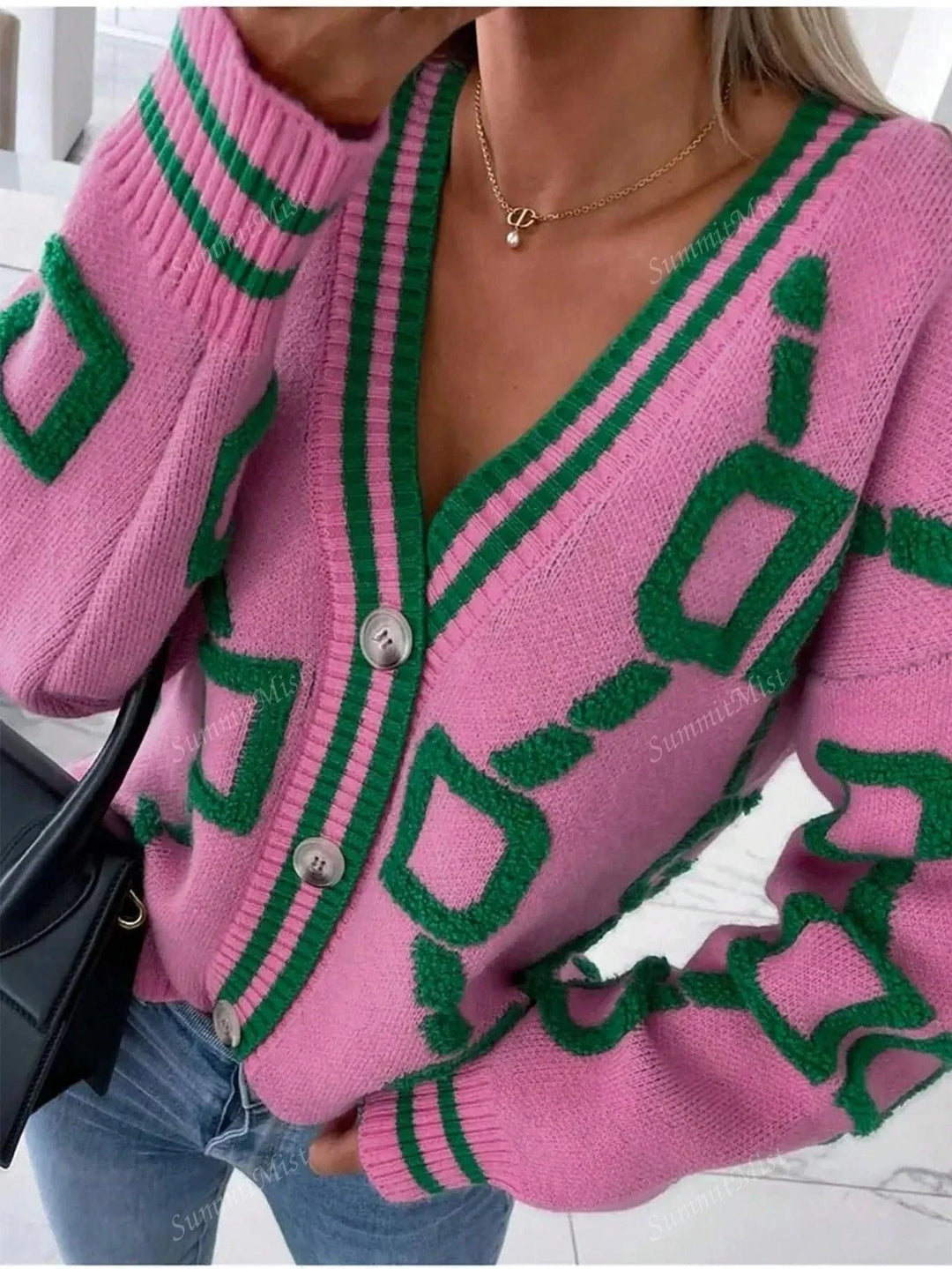 Mirla | Stickad jacka med grafiska tryck för damer-Eva Jonsson