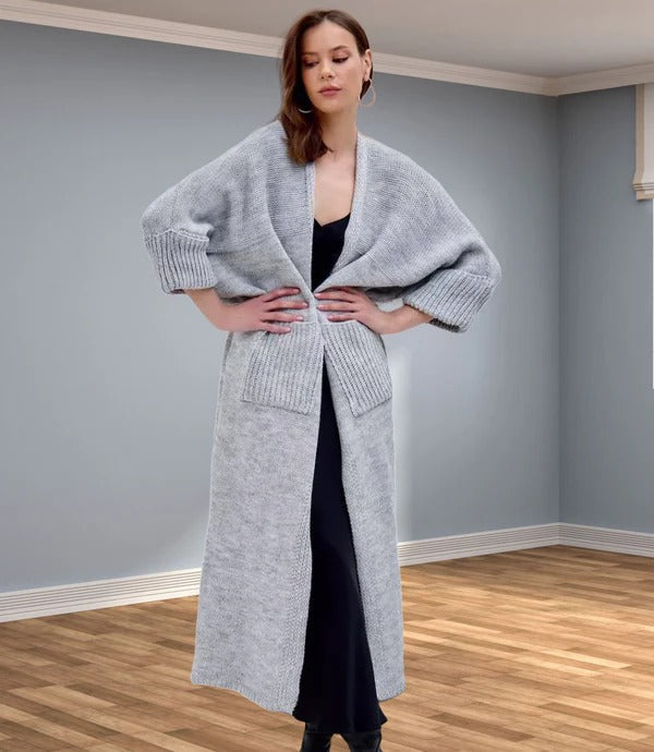 Mirla | Stickad kappa Oversized Passform V-hals Långa Ärmar med Fickor-Eva Jonsson