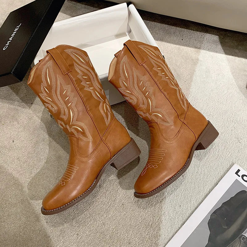 Mirla | Stickade Cowboystövlar av läder för damer-Eva Jonsson